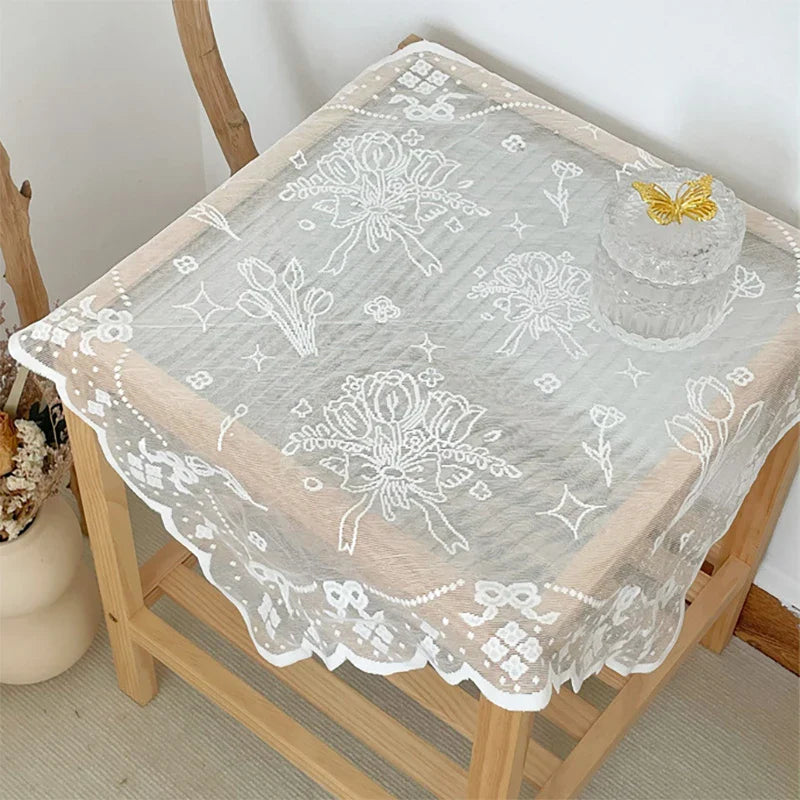Nappe en dentelle antique – Décoration élégante pour toute occasion