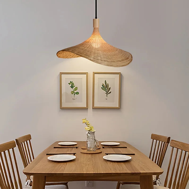 소박한 손으로 짠 대나무 전등갓: 아늑한 가정 장식 조명
